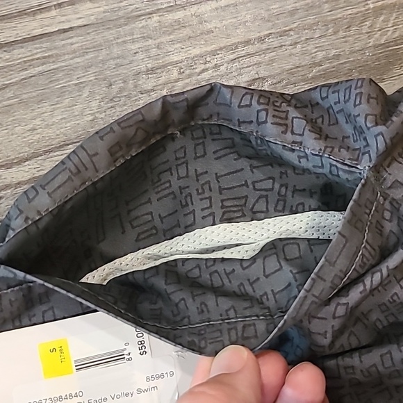 Nike Swim Men's JDI Fade 9" Volley Shorts/Swim trunk in Atomic Green Size Small - Picture 5 of 6